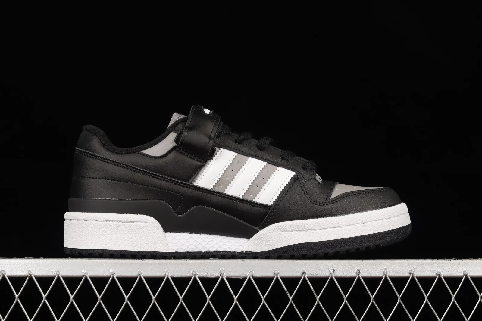 Adidas Originlas Forum 84 Low Core Black Grey Cloud White GW0697