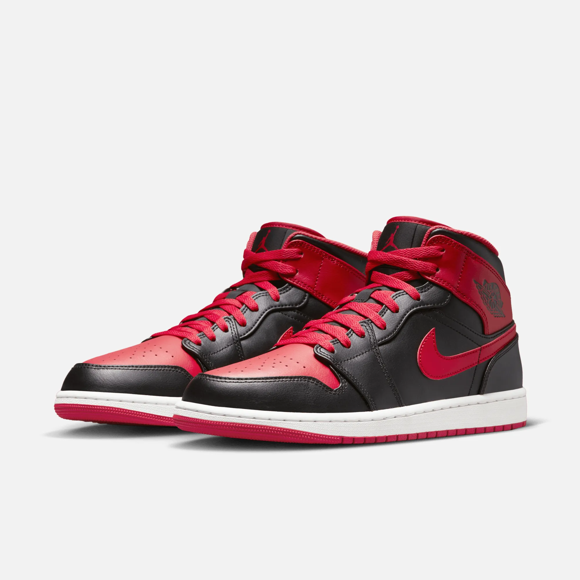 Air Jordan 1 Mid Alternate Bred