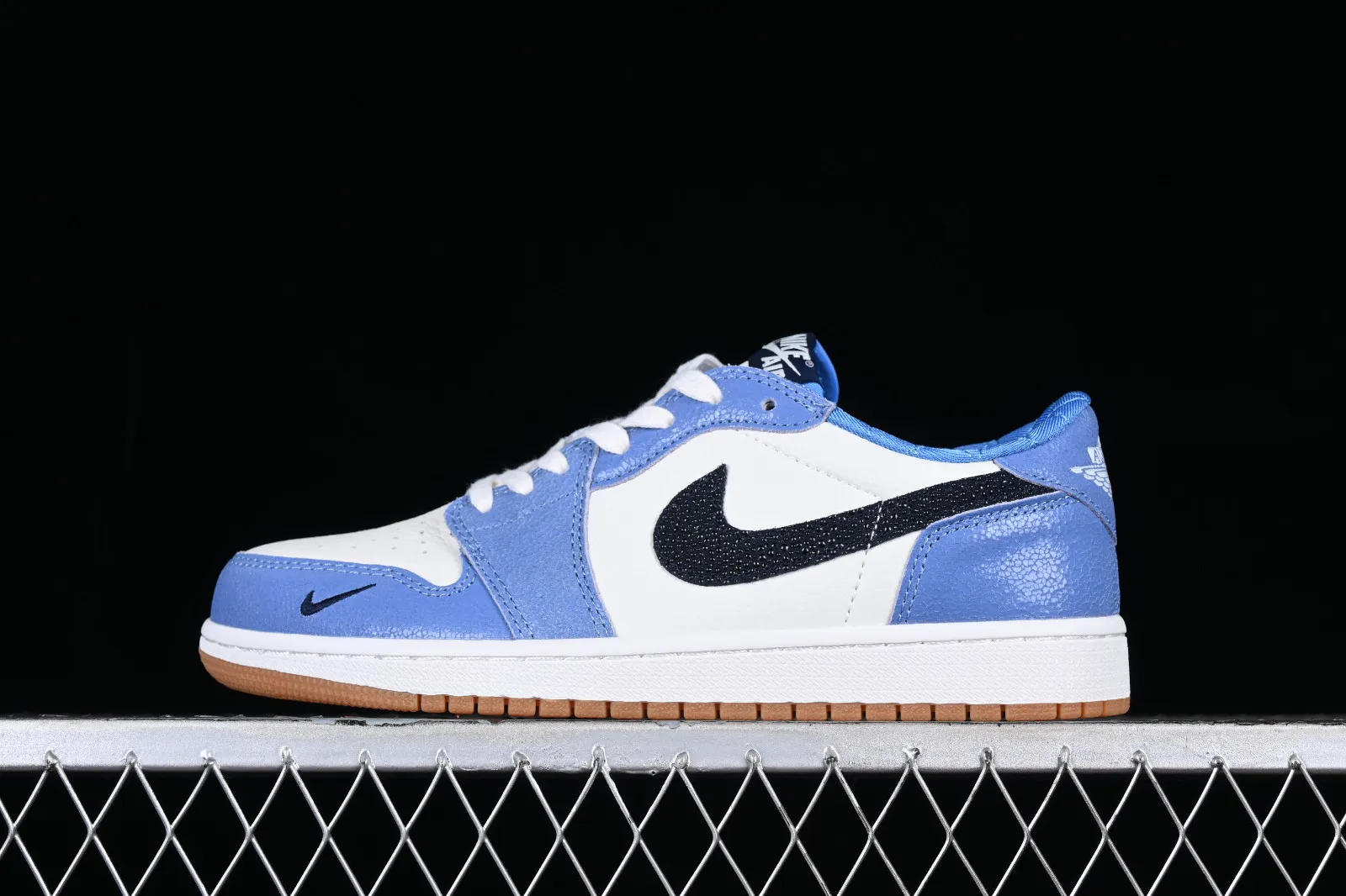 Air Jordan 1 Retro Low OG Beige Black University Blue DZ0791-102