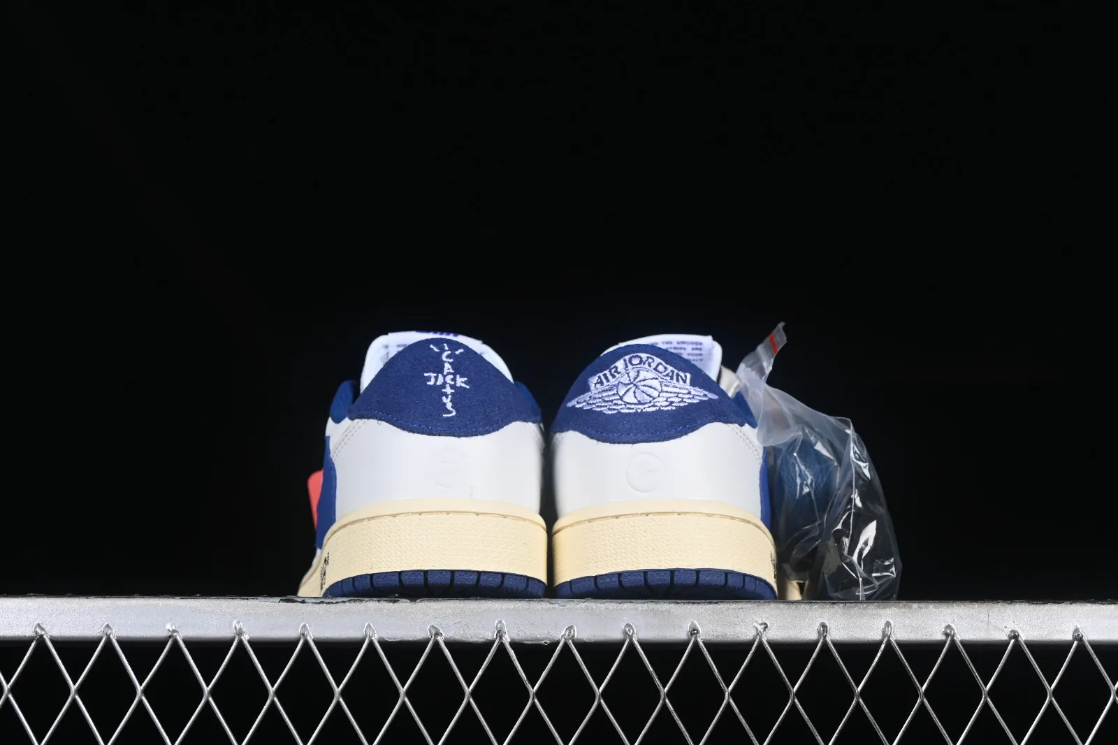 Travis Scott x Air Jordan 1 Low OG White Navy Blue Black DH7890-111